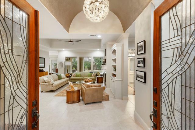 326 S Silvershire Circle, The Woodlands, TX 77381
