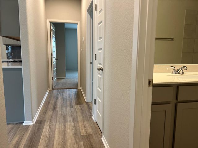 13 Bent Trail LN, Georgetown, TX 78628