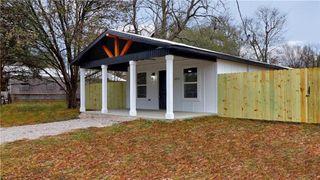 402 NE 4th Avenue, Gravette, AR 72736