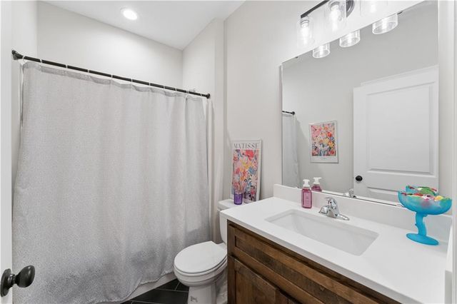 792 NE Algonquin Street, Lee's Summit, MO 64064