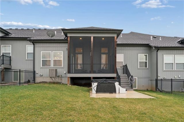 792 NE Algonquin Street, Lee's Summit, MO 64064