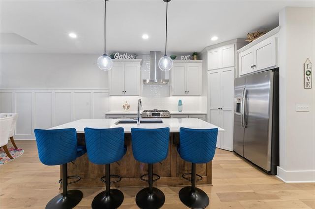 792 NE Algonquin Street, Lee's Summit, MO 64064