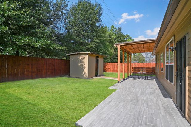 21723 Willow Downs Drive, Tomball, TX 77375