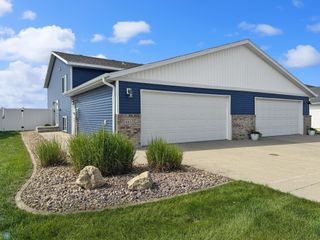 4832 51st Avenue S, Fargo, ND 58104