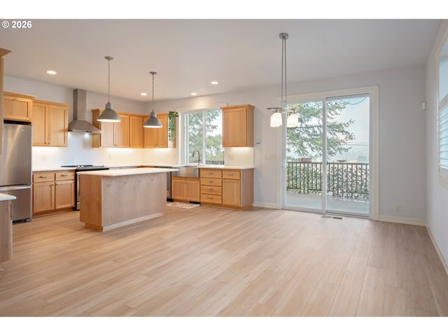 3488 RIVER HEIGHTS Dr, Springfield, OR 97477