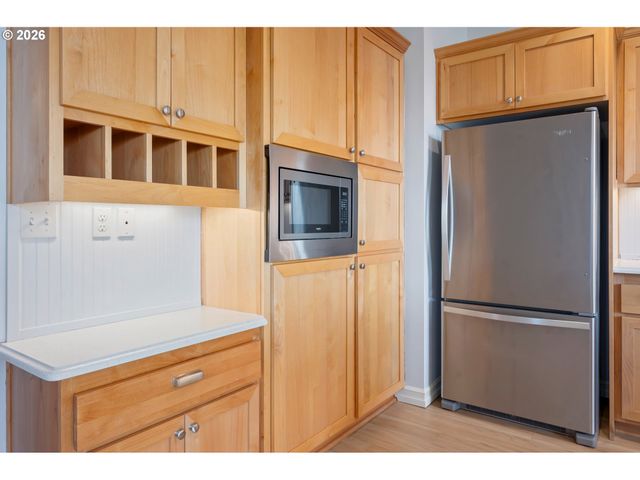 3488 RIVER HEIGHTS Dr, Springfield, OR 97477