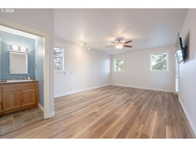 3488 RIVER HEIGHTS Dr, Springfield, OR 97477