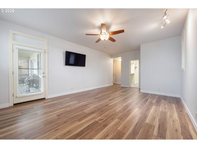 3488 RIVER HEIGHTS Dr, Springfield, OR 97477