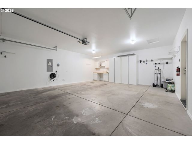 3488 RIVER HEIGHTS Dr, Springfield, OR 97477