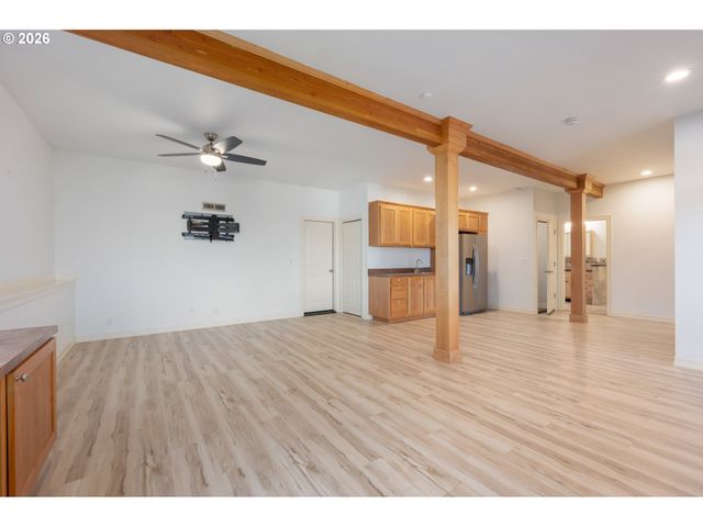 3488 RIVER HEIGHTS Dr, Springfield, OR 97477