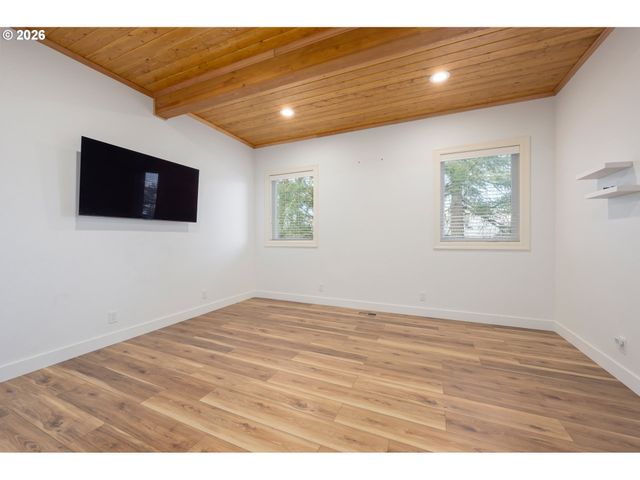 3488 RIVER HEIGHTS Dr, Springfield, OR 97477