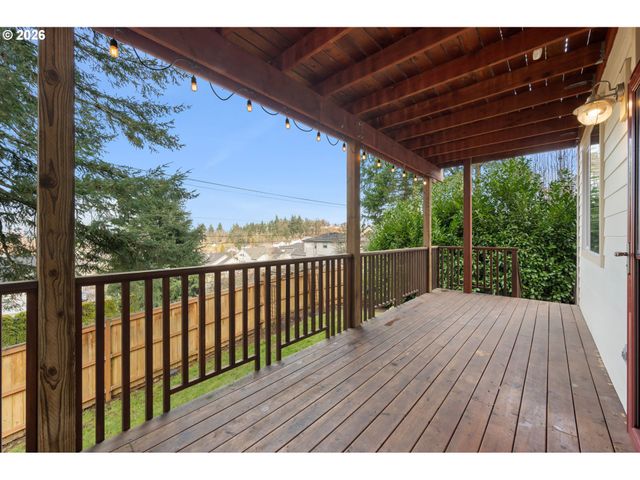 3488 RIVER HEIGHTS Dr, Springfield, OR 97477