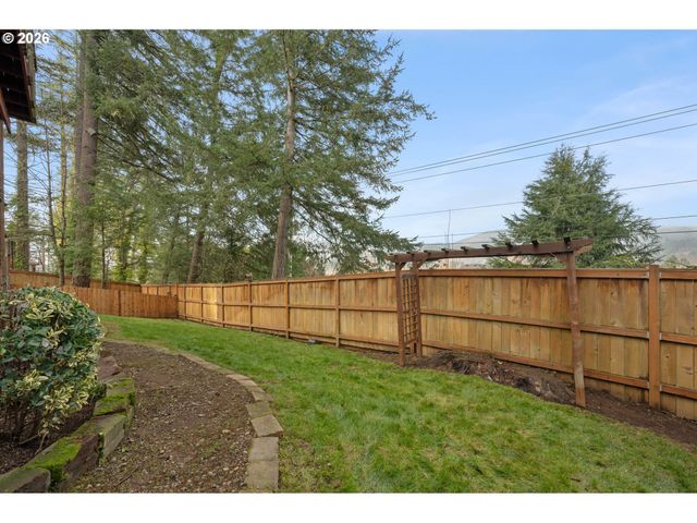 3488 RIVER HEIGHTS Dr, Springfield, OR 97477