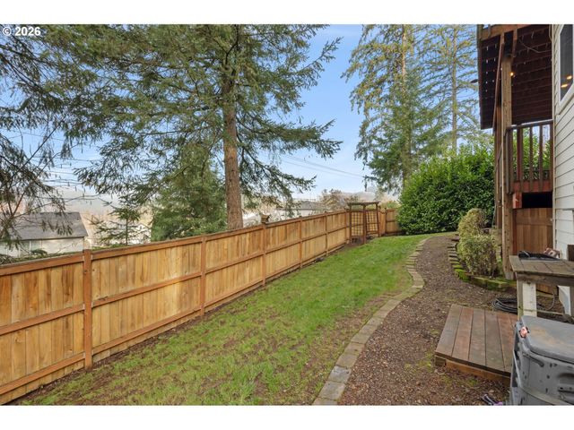 3488 RIVER HEIGHTS Dr, Springfield, OR 97477