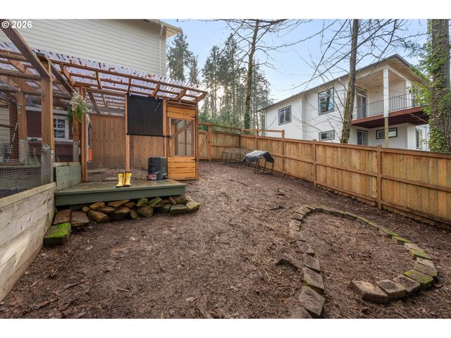 3488 RIVER HEIGHTS Dr, Springfield, OR 97477