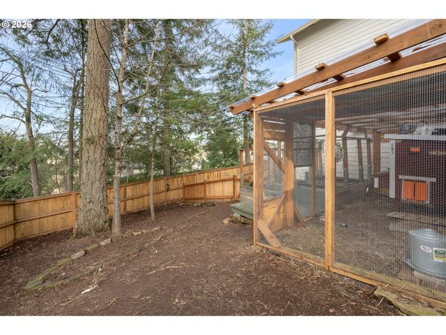 3488 RIVER HEIGHTS Dr, Springfield, OR 97477