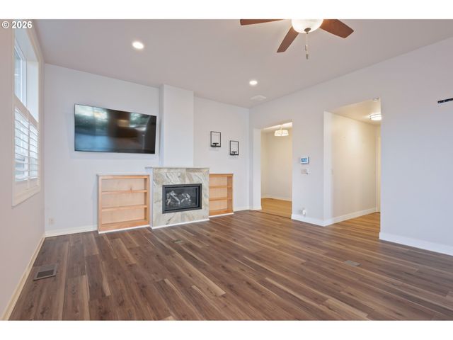 3488 RIVER HEIGHTS Dr, Springfield, OR 97477