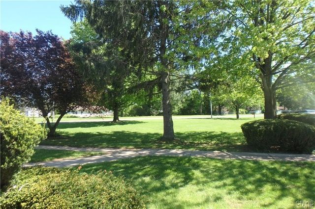 637 Village Blvd North, Van Buren, NY 13027