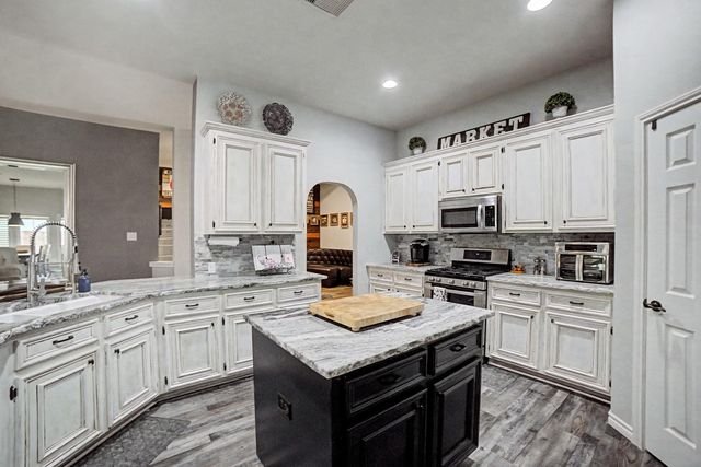 28411 Peper Hollow Lane, Spring, TX 77386