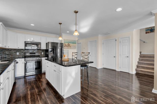 607 BAY Avenue, Union Beach, NJ 07735