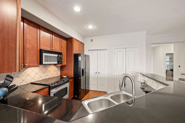 500 Waters Edge Drive 137, Lake Dallas, TX 75065