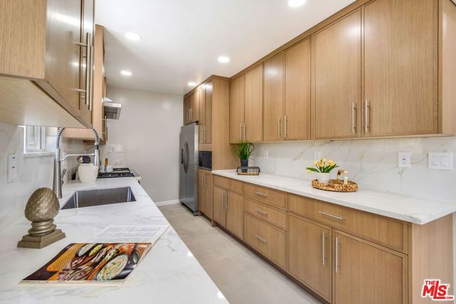 120 W Ellis Avenue, Inglewood, CA 90302