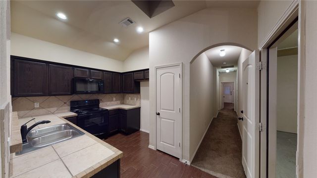 305 Orbit Drive, Lavon, TX 75166