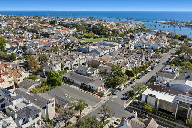 500 Acacia, Corona Del Mar, CA 92625