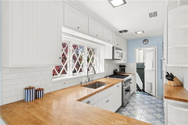 500 Acacia, Corona Del Mar, CA 92625