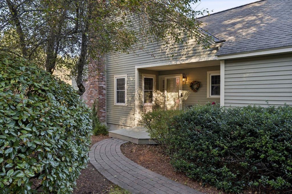 25 Atherton Lane, Amherst, NH 03031