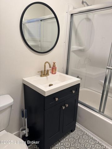 216 N 25th St, Louisville, KY 40212