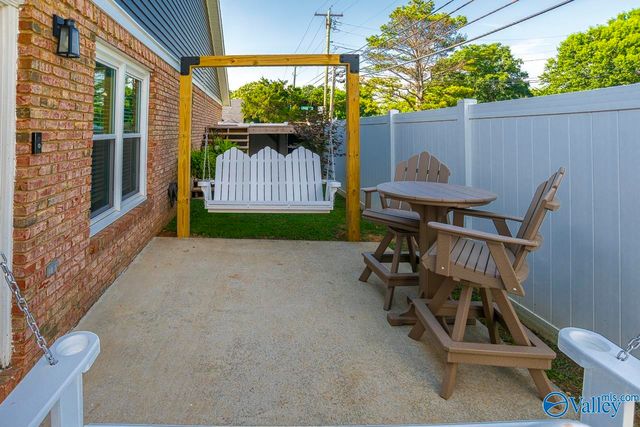 301 Woodridge Drive SW, Decatur, AL 35601