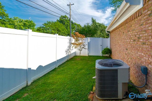 301 Woodridge Drive SW, Decatur, AL 35601