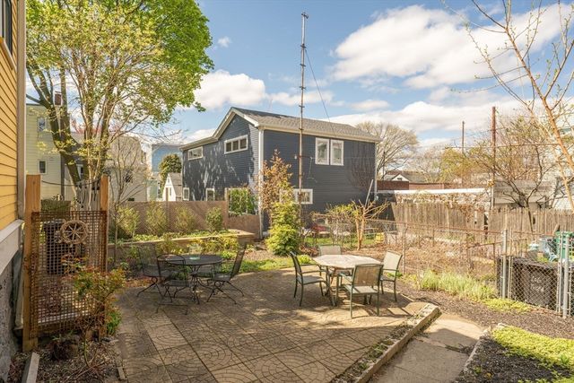 104 Thorndike St 1, Cambridge, MA 02141