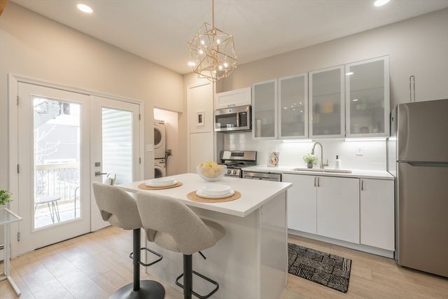 104 Thorndike St 1, Cambridge, MA 02141
