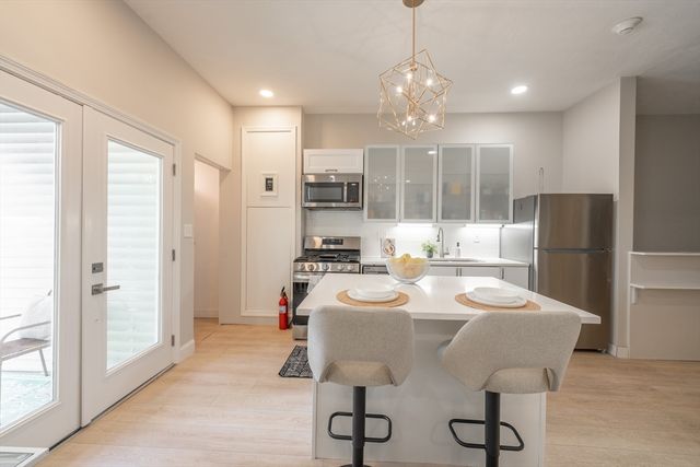 104 Thorndike St 1, Cambridge, MA 02141