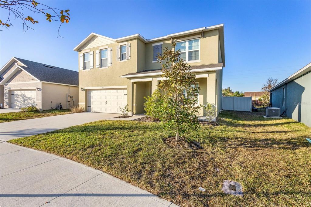 Image 5 of property listing at 821 AMHURST DRIVE, Orange City, FL 32763