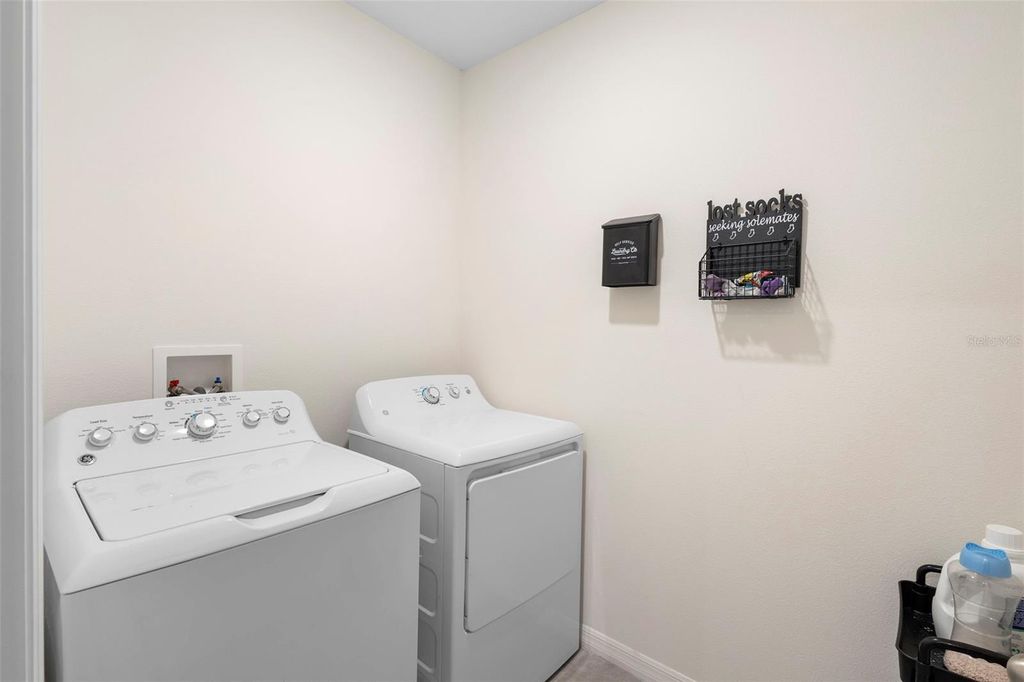 Image 7 of property listing at 821 AMHURST DRIVE, Orange City, FL 32763