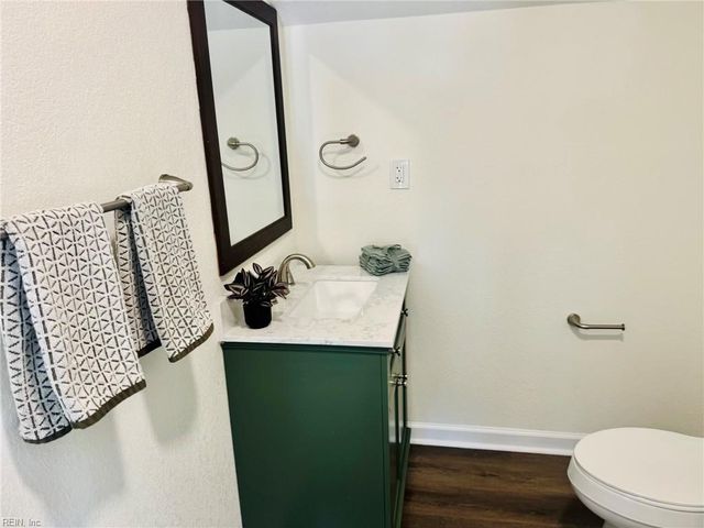 2521 Lynnriver DR, Virginia Beach, VA 23452