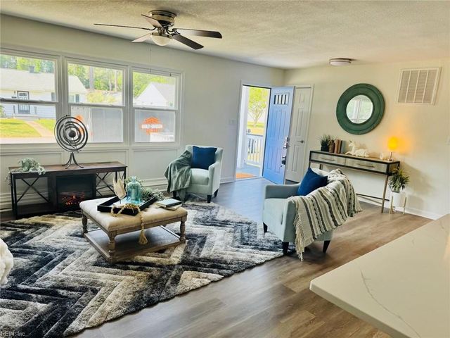 2521 Lynnriver DR, Virginia Beach, VA 23452