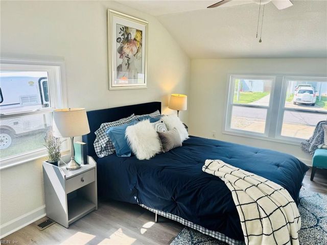 2521 Lynnriver DR, Virginia Beach, VA 23452