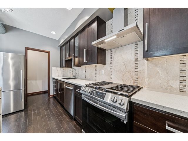 522 Ne SACRAMENTO St, Portland, OR 97212