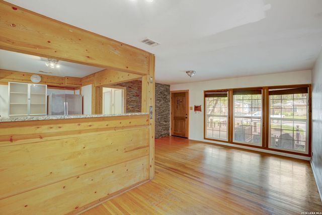 439 Devonshire, San Antonio, TX 78209