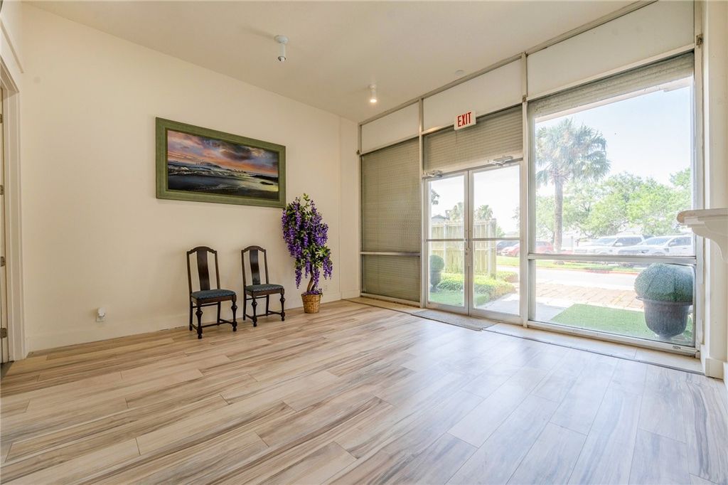4600 Ocean Dr 101, Corpus Christi, TX 78412 — photo 4