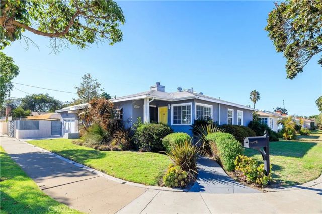 2905 Magnolia Avenue, Long Beach, CA 90806