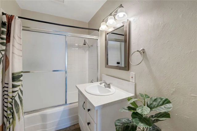 2905 Magnolia Avenue, Long Beach, CA 90806