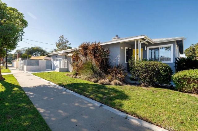 2905 Magnolia Avenue, Long Beach, CA 90806