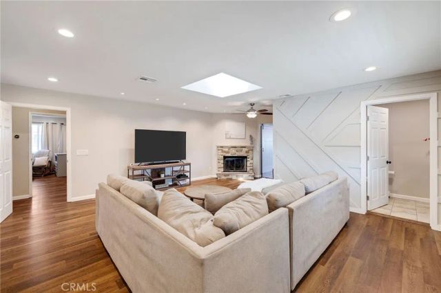 2905 Magnolia Avenue, Long Beach, CA 90806