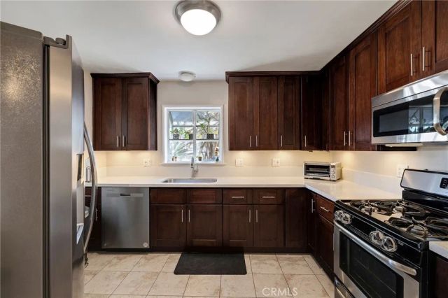 2905 Magnolia Avenue, Long Beach, CA 90806