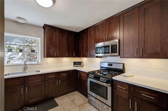 2905 Magnolia Avenue, Long Beach, CA 90806